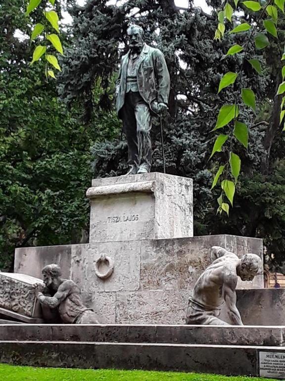 Tomka Apartman Szeged Bagian luar foto