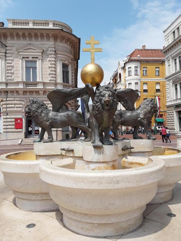 Tomka Apartman Szeged Bagian luar foto