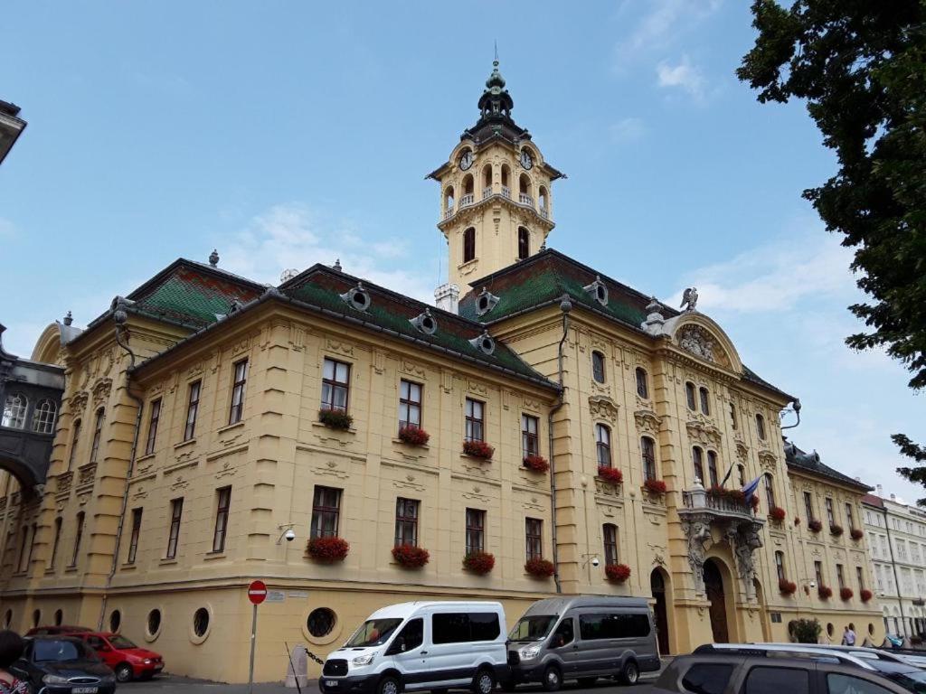 Tomka Apartman Szeged Bagian luar foto